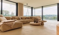 Sart, villa contemporaine sur terrain pentu à Court-St-Etienne